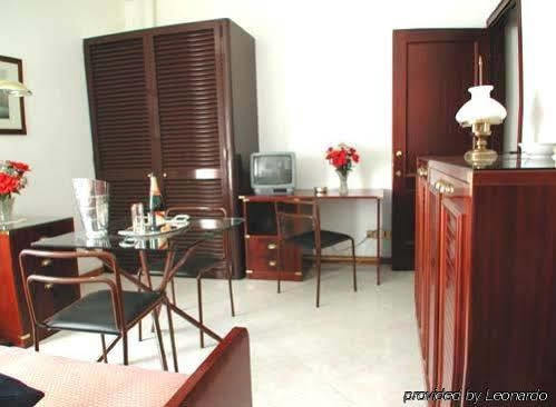 Vatican Apartahotel 3*